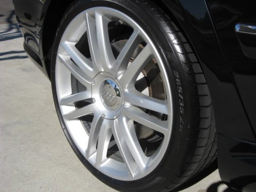 Audi S8 and the big 19" multi-spoke wheels cleaned to perfection Audi S8 and the big 19" multi-spoke wheels cleaned to perfection