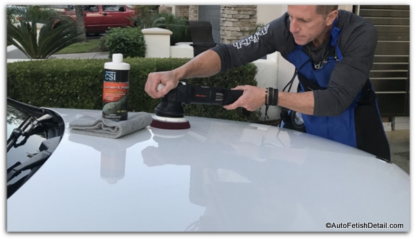 buffing a car with a random orbital car polisher