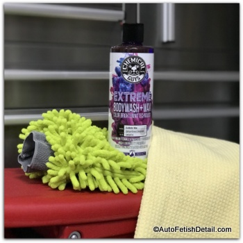 Chemical Guys Extreme body wash and the Meguiar's Water Guzzler chamois Chemical Guys Extreme body wash