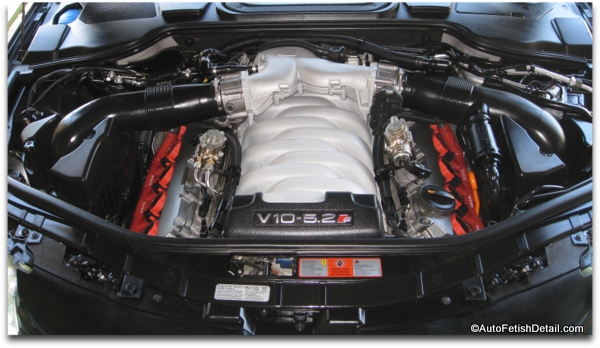engine bay detailing of Audi S8